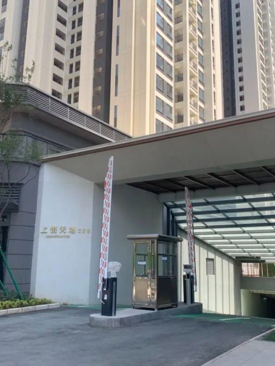 云南 . 上躍天地<a href=http://www.m.we37.com target=_blank class=infotextkey>陽臺護欄</a><a href=http://www.m.we37.com/product/loutifushou/ target=_blank class=infotextkey>樓梯扶手</a>項目